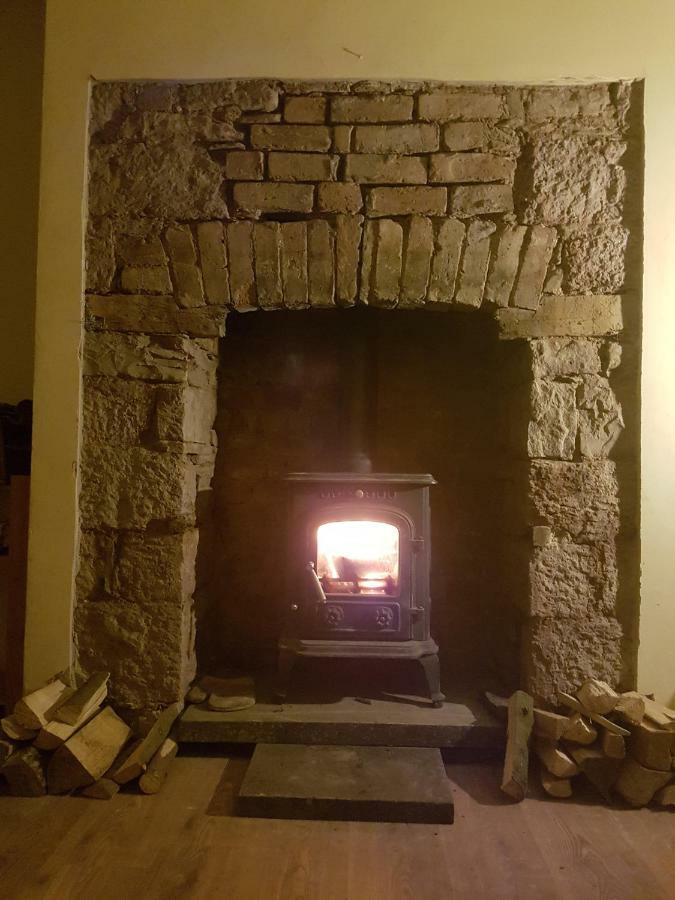 'Yellow Wood Micro Hostel-Eco Urban Bothy Style Very Basic But Cosy Redecorating But Cheap & Friendly Quiet Time Lockout 11Pm-7Am Bring Towel Or Hire Brecon Bagian luar foto